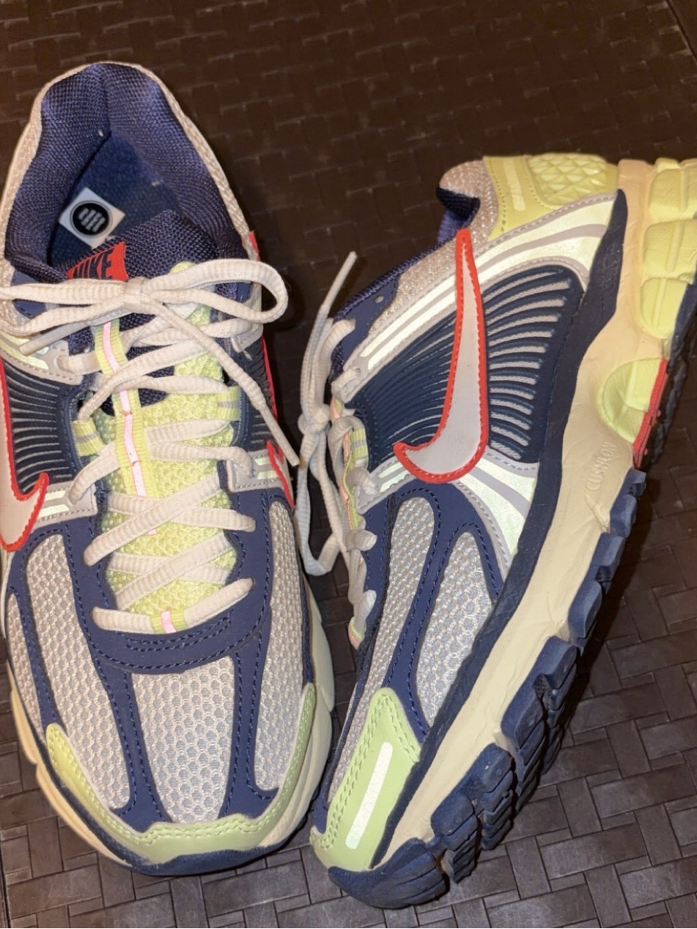 Nike Vomero 6.5Y